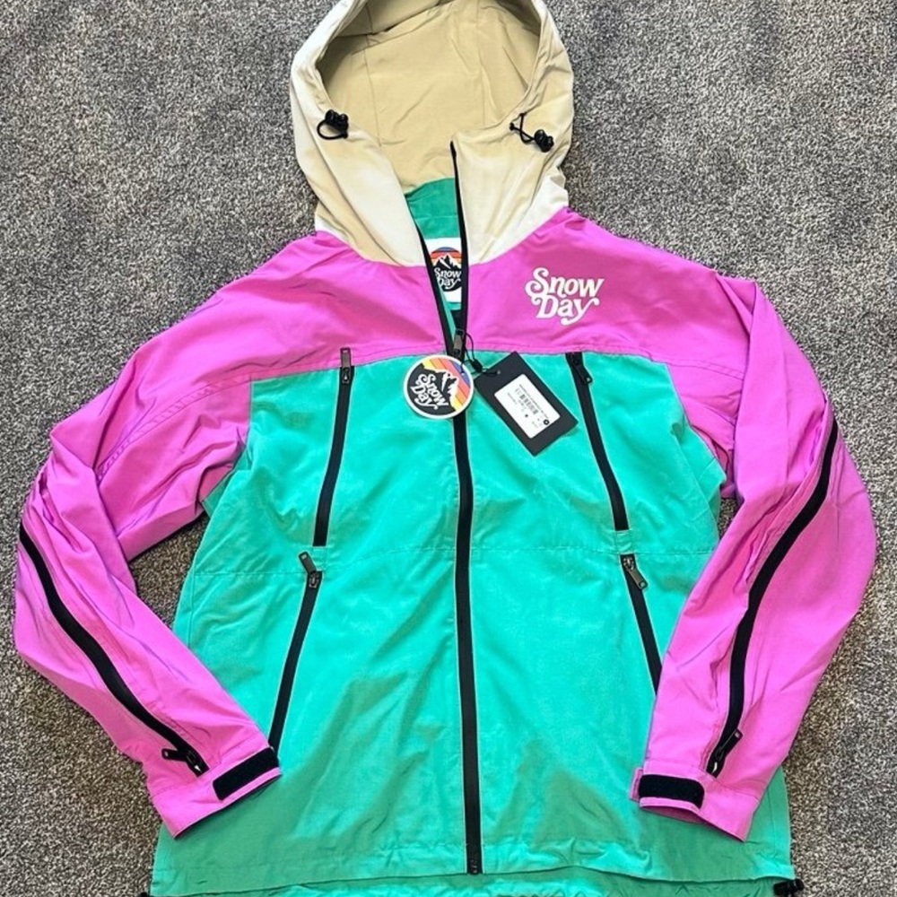 Snow Day Winter Ski Apparel Women's Pink and Green Jacket